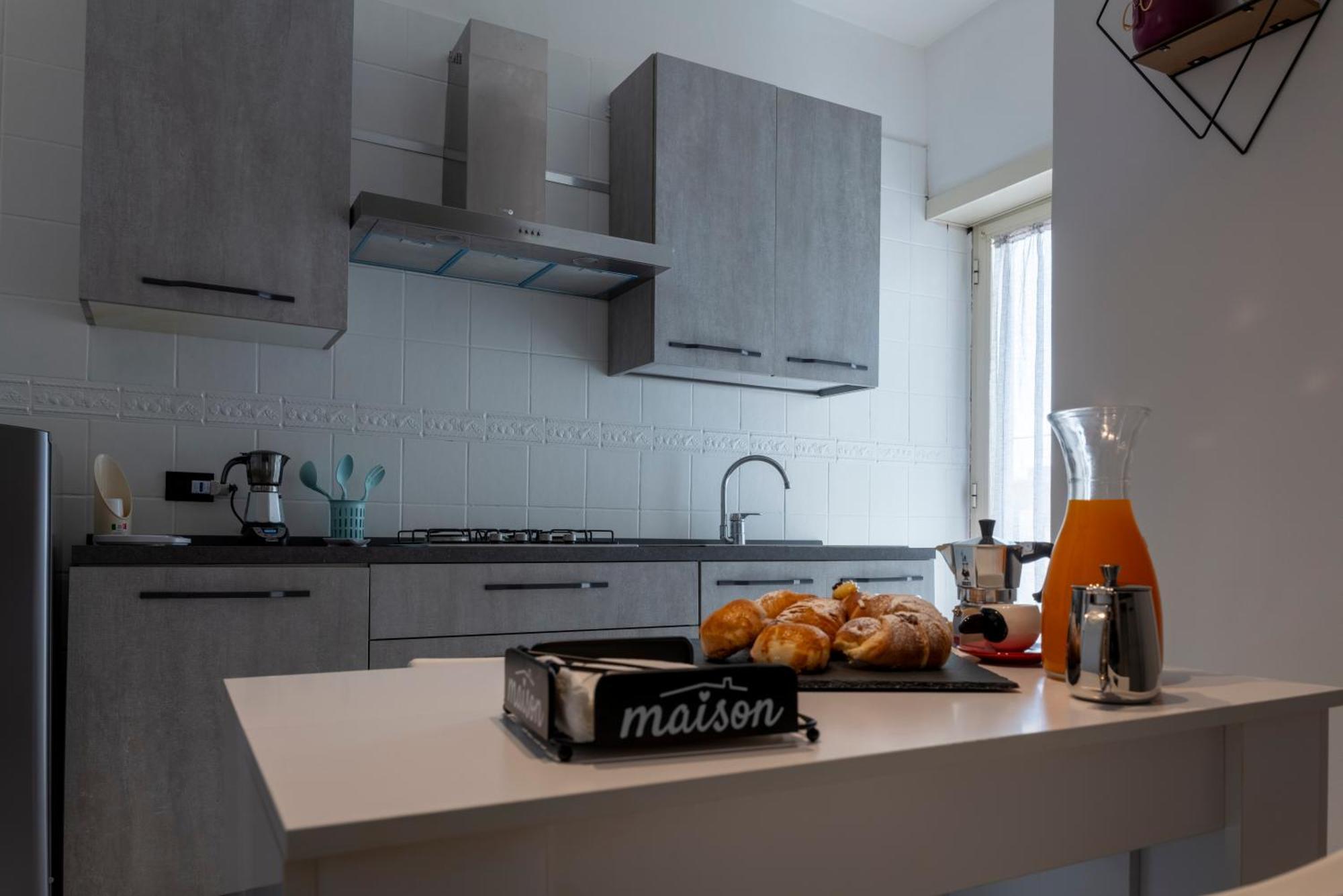 Saba'S House Apartment Napoli Bagian luar foto