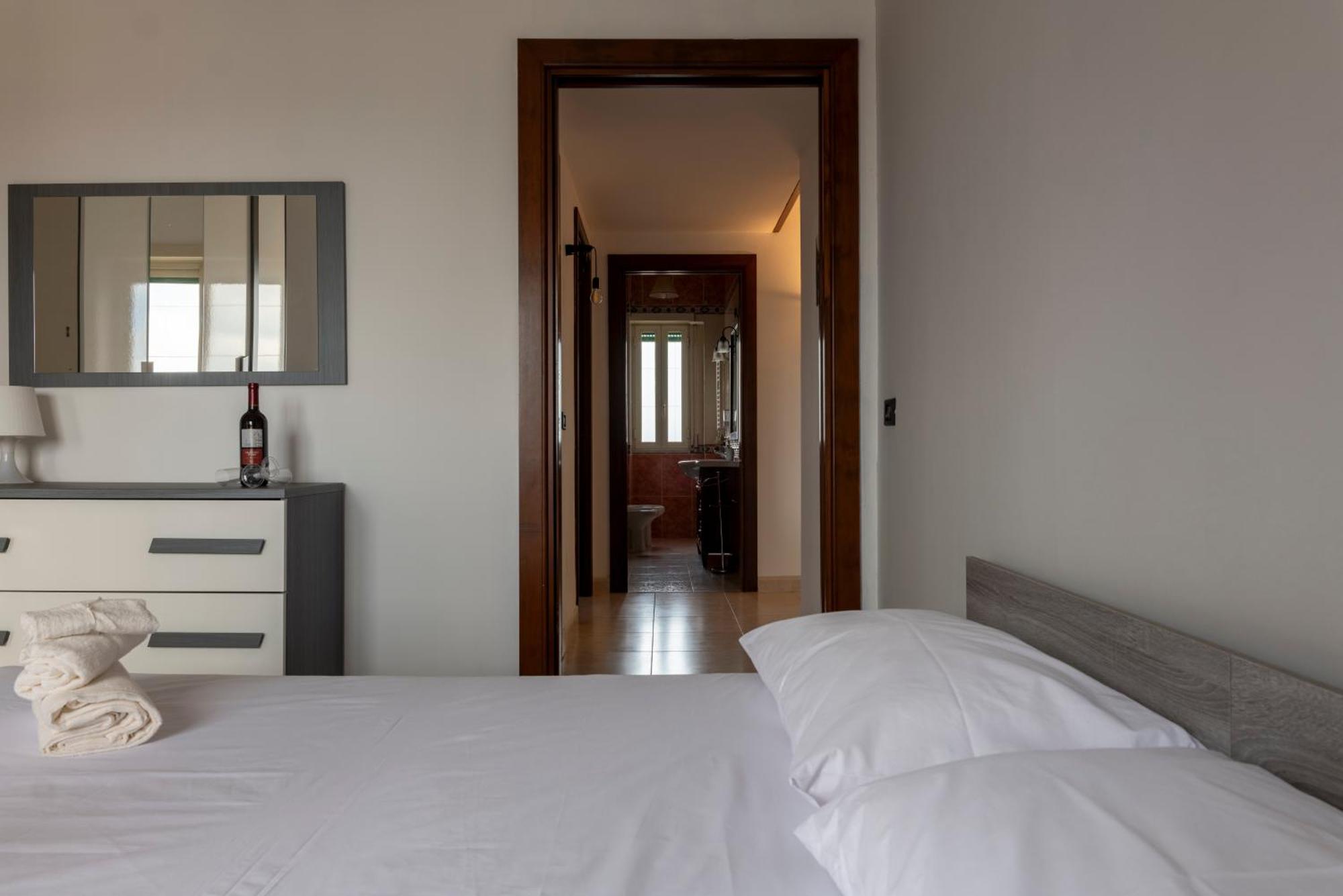 Saba'S House Apartment Napoli Bagian luar foto